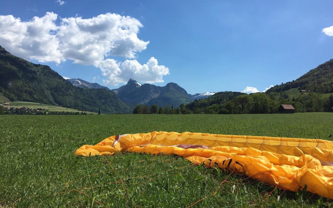 Dans notre série “Testé pour vous”: quand ça finit quand même par le faire – toujours pas aussi bien que pour les autres, mais tout de même. Haut-Intyamon (cet après-midi), avec la Dent de Corjon.